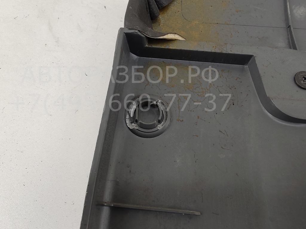 Обшивка двери задней правой