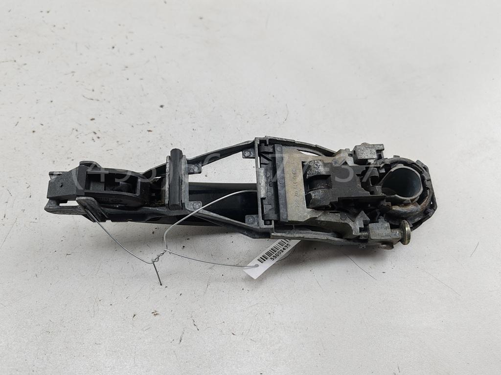 Ручка двери передней наружная правая