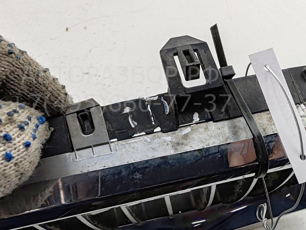 Решетка радиатора правая