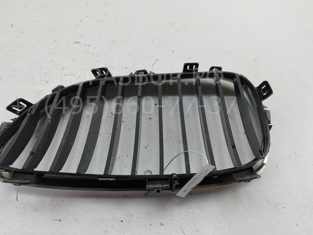 Решетка радиатора правая