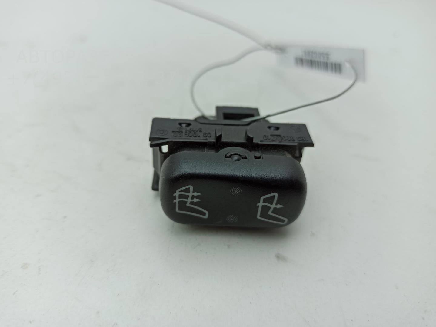 Кнопка обогрева сидений