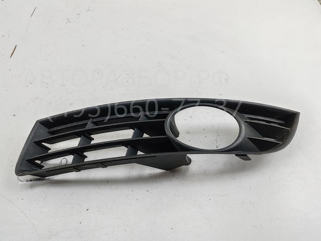 Рамка противотуманной фары левой