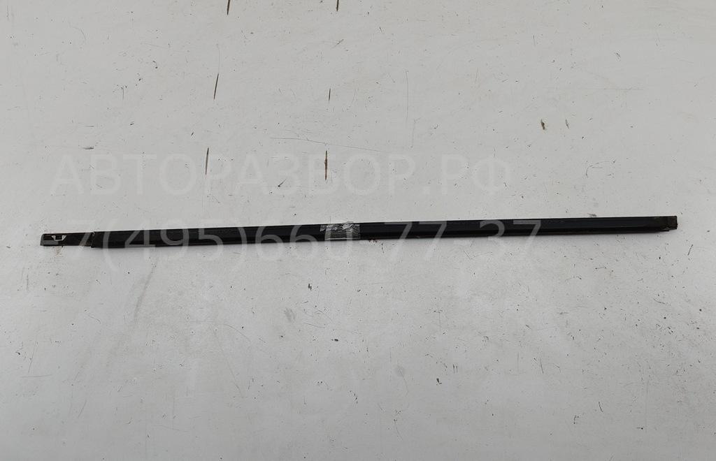 Накладка стекла переднего правого