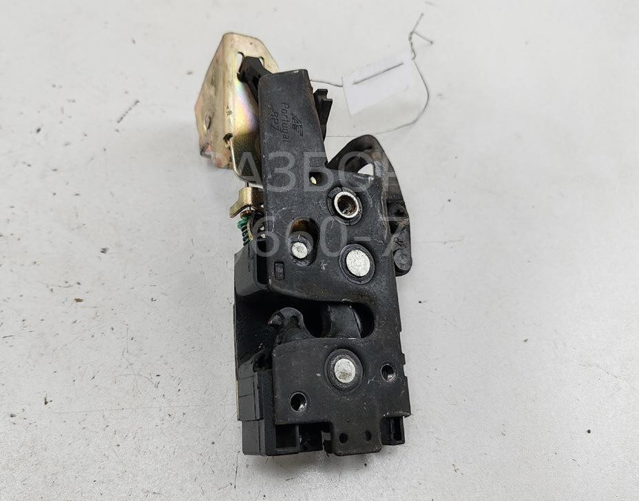 Замок двери задней правой