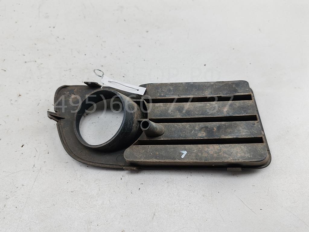 Рамка противотуманной фары левой