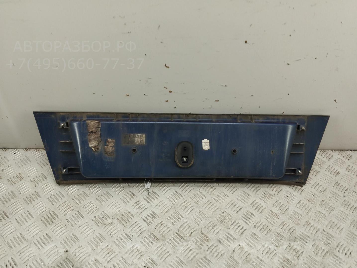 Накладка крышки багажника