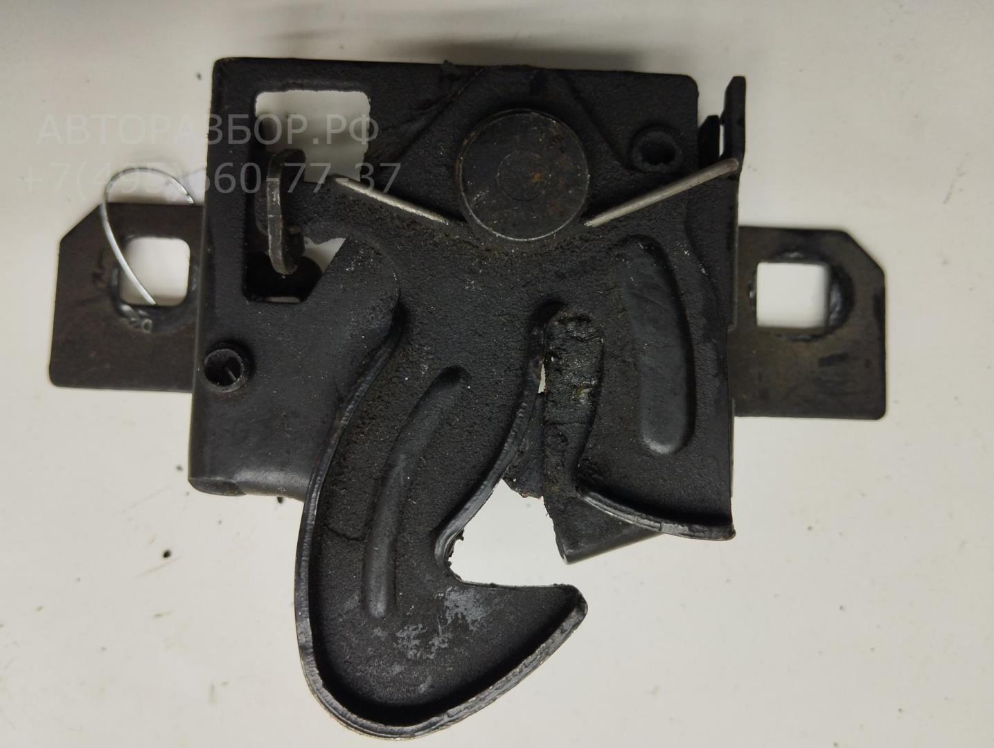 Замок капота