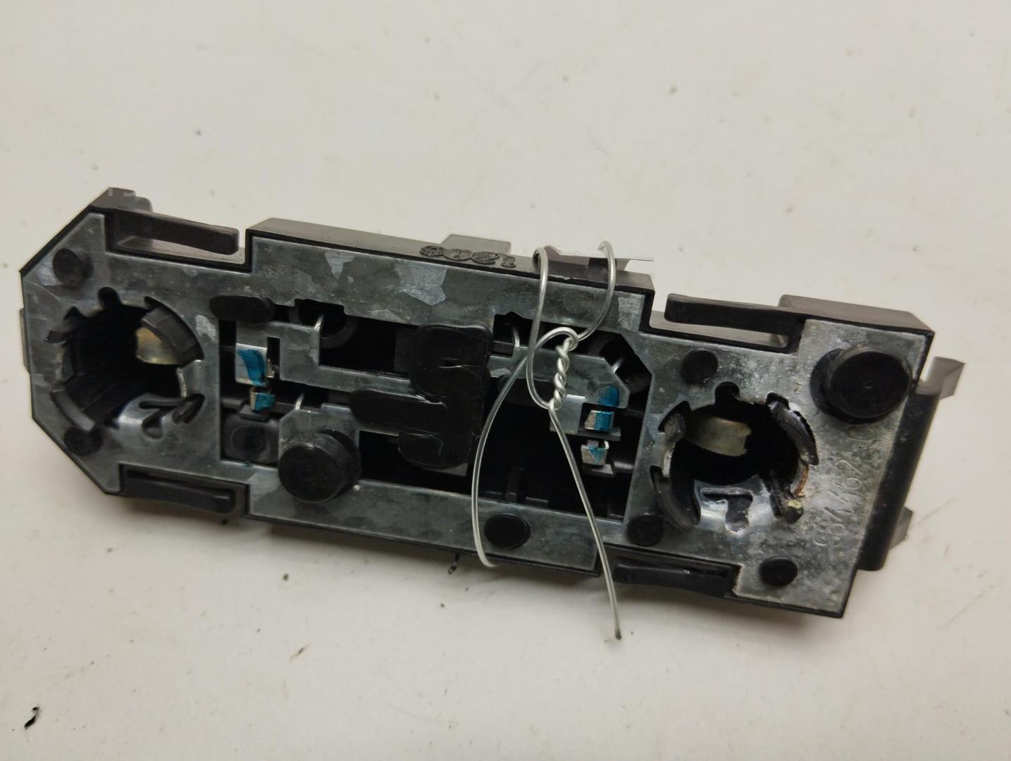 Плата заднего фонаря левого