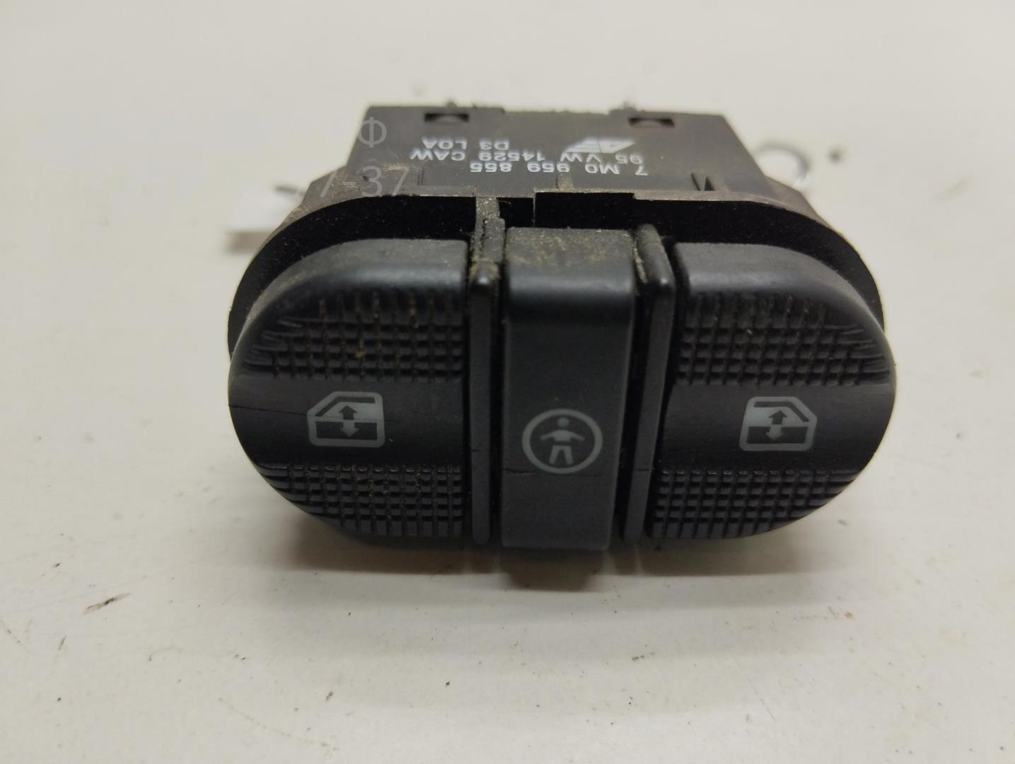 Кнопка стеклоподъемника