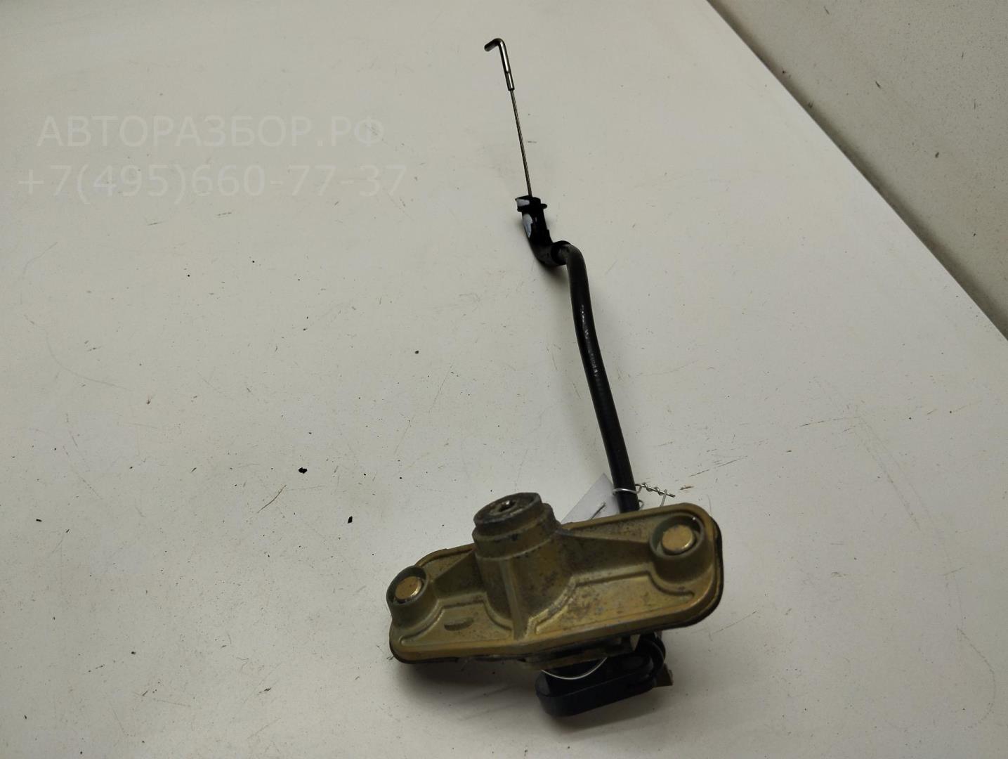 Вставка замка багажника