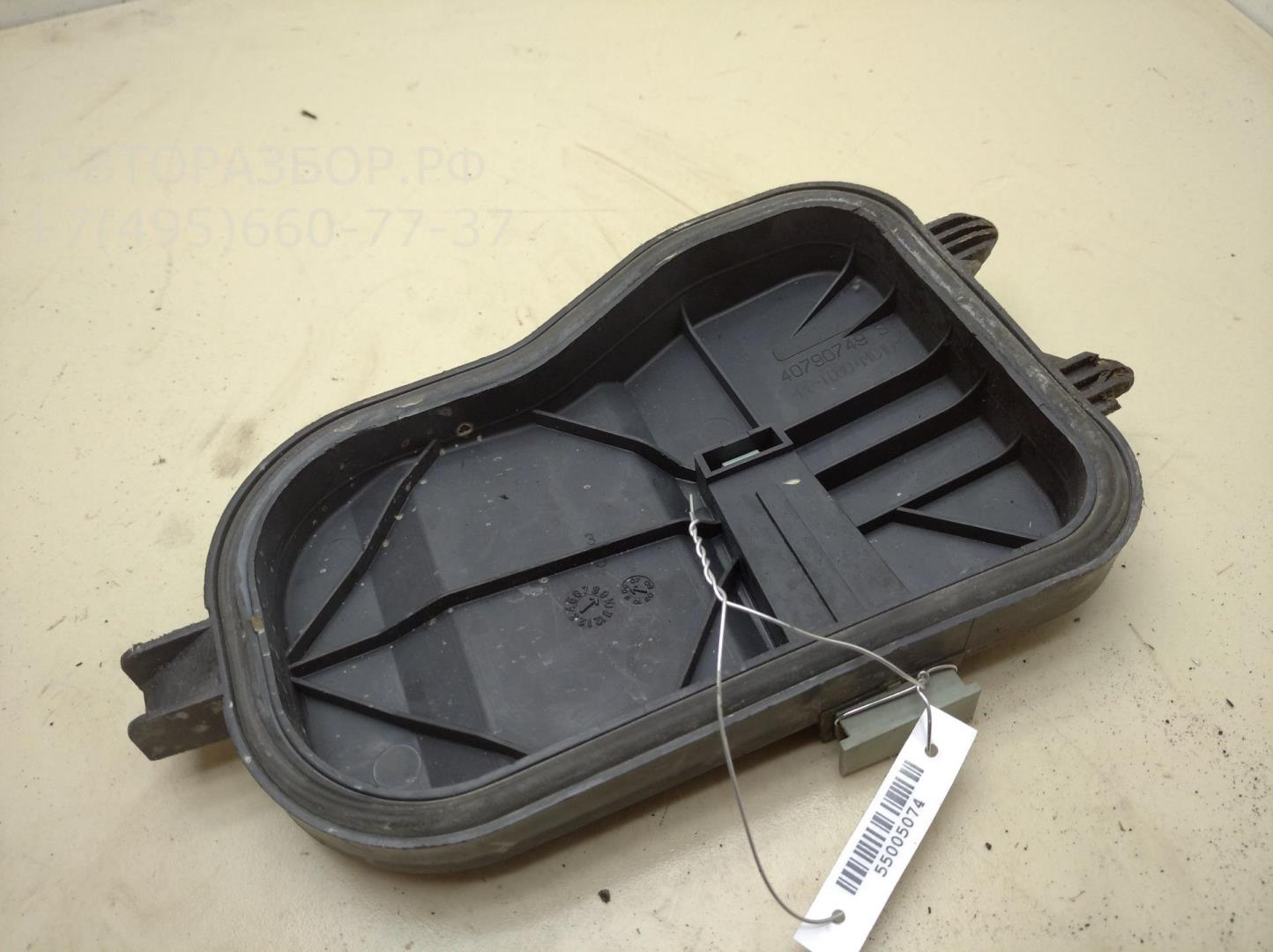 Крышка фары левой