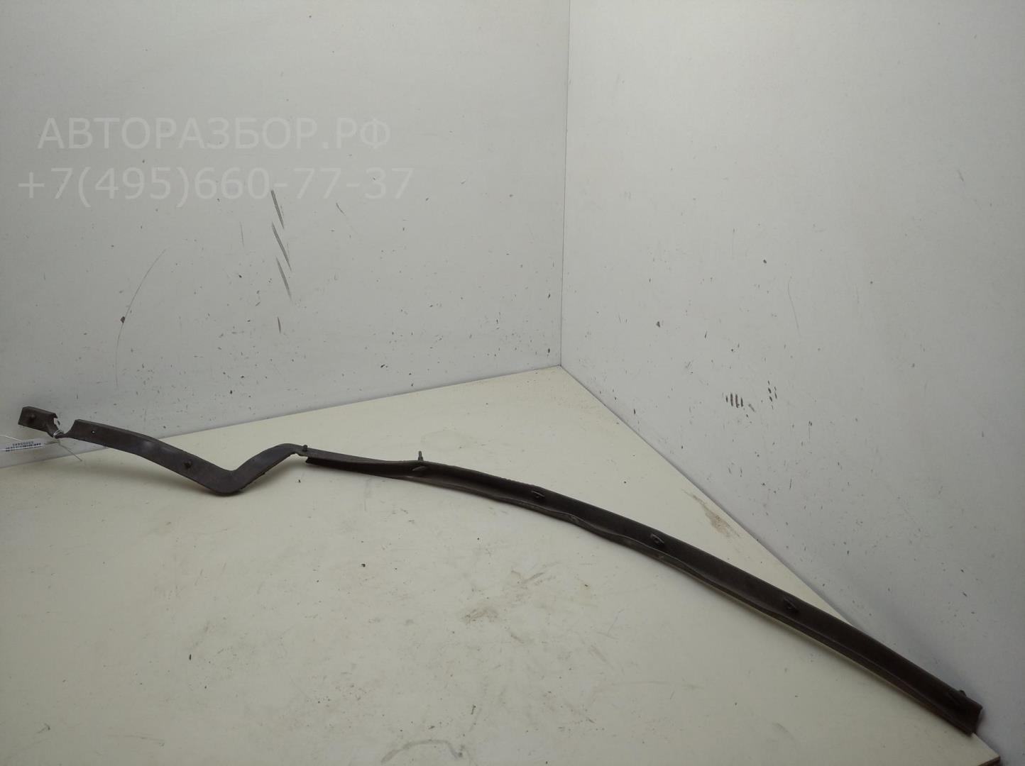 Уплотнитель капота