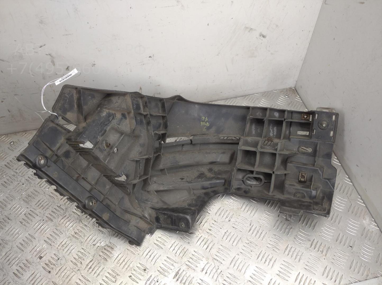 Кронштейн переднего бампера правый