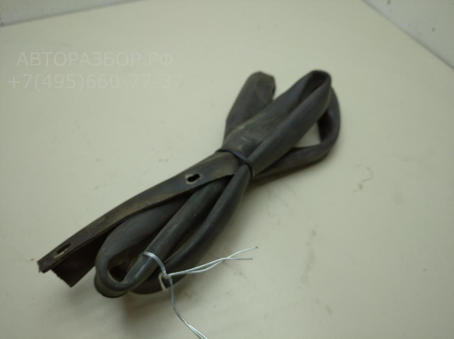 Уплотнитель капота