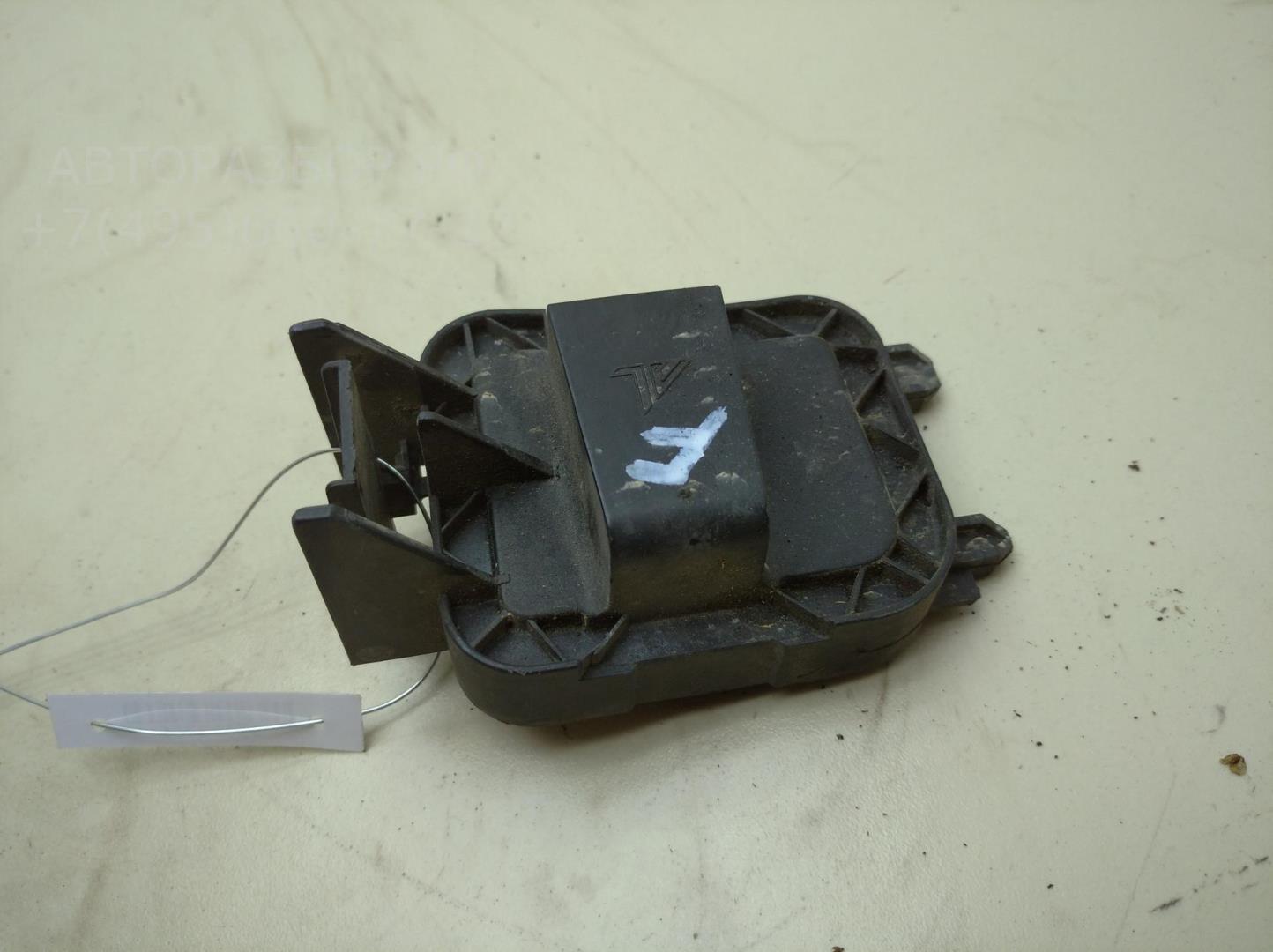 Крышка фары левой