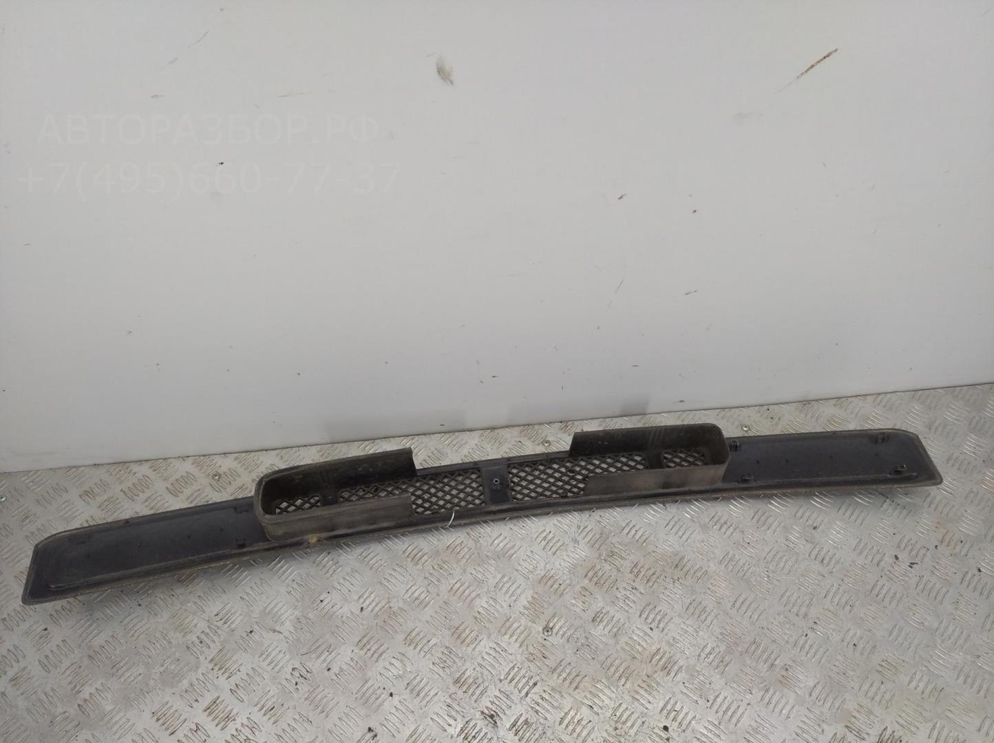 Решетка в капот