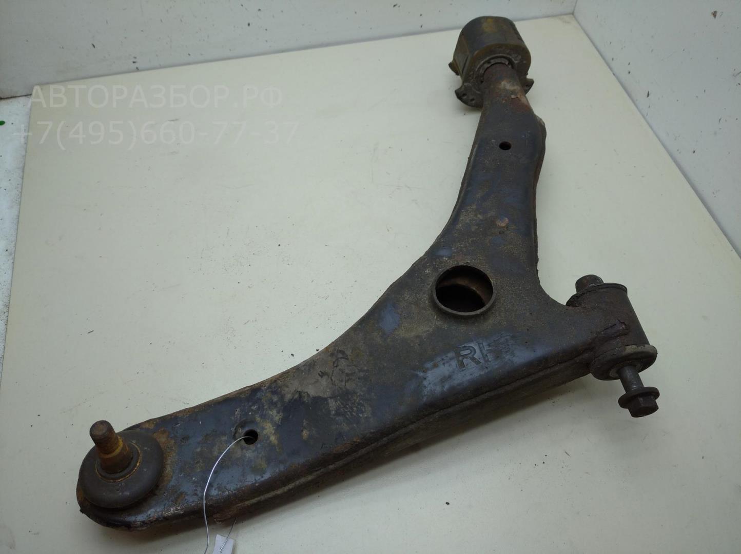 Рычаг передний правый