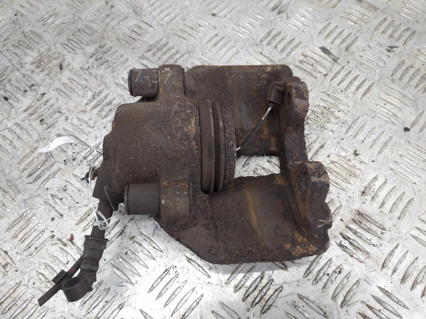 Суппорт передний правый