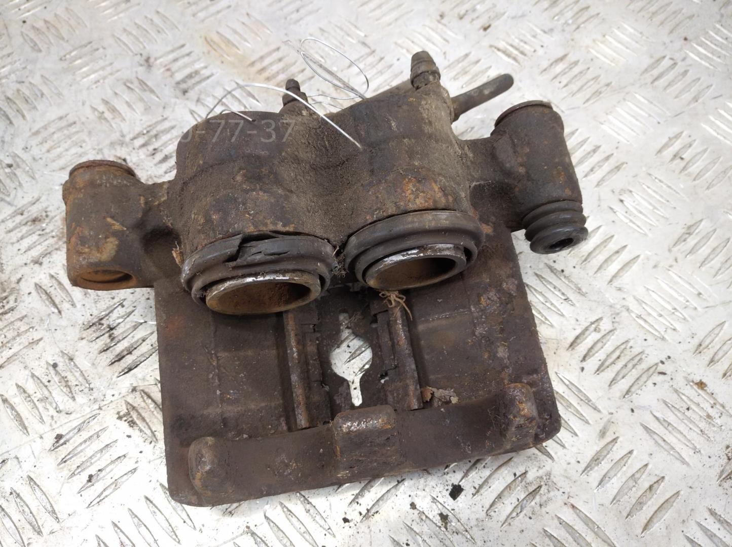 Суппорт передний правый