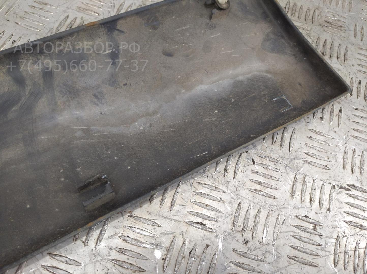 Молдинг двери передней левой