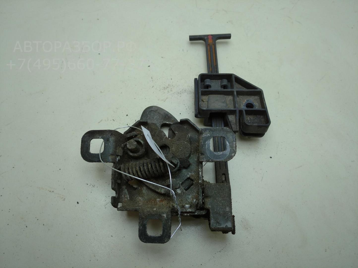 Замок капота