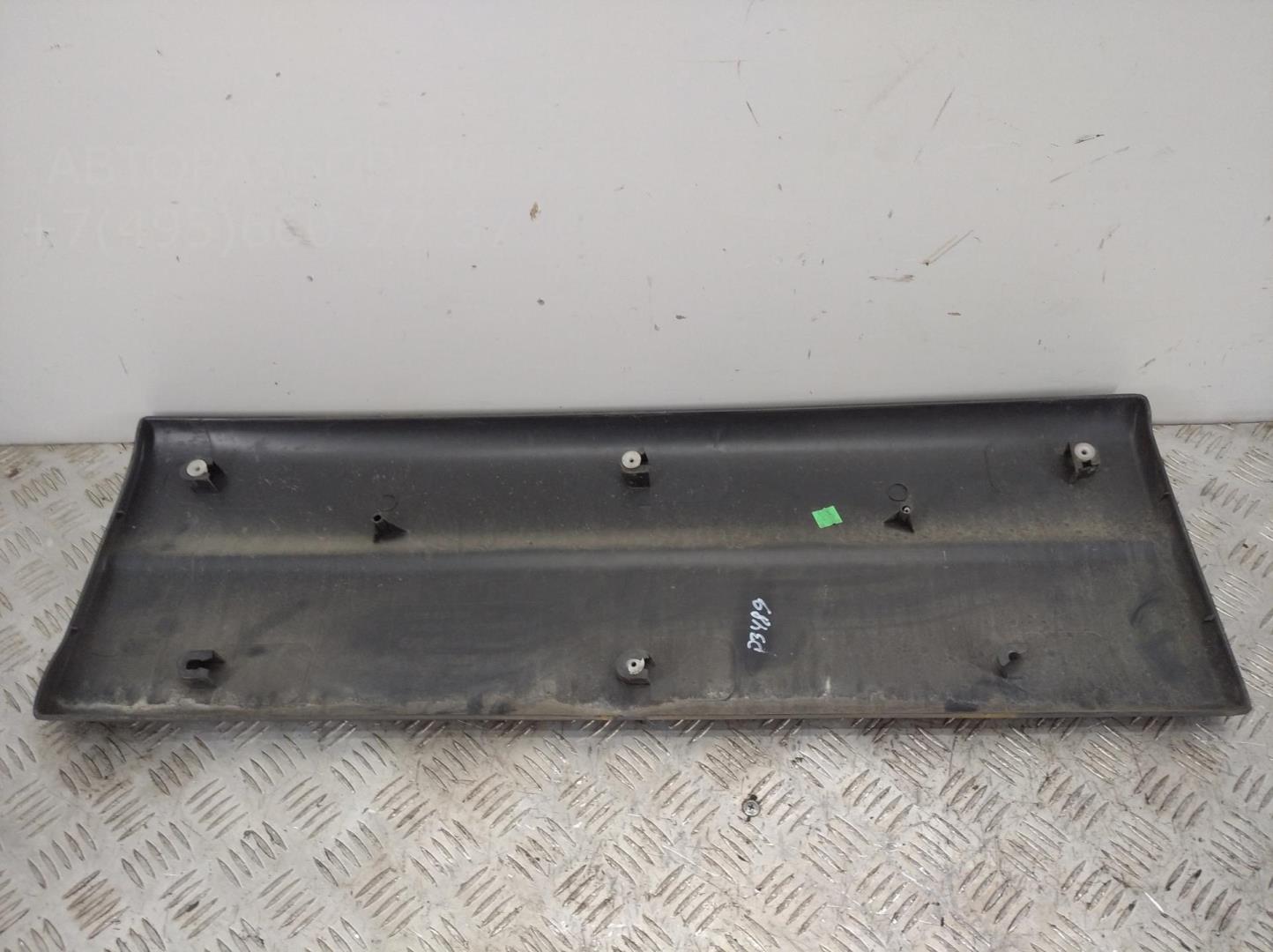 Накладка двери задней правой