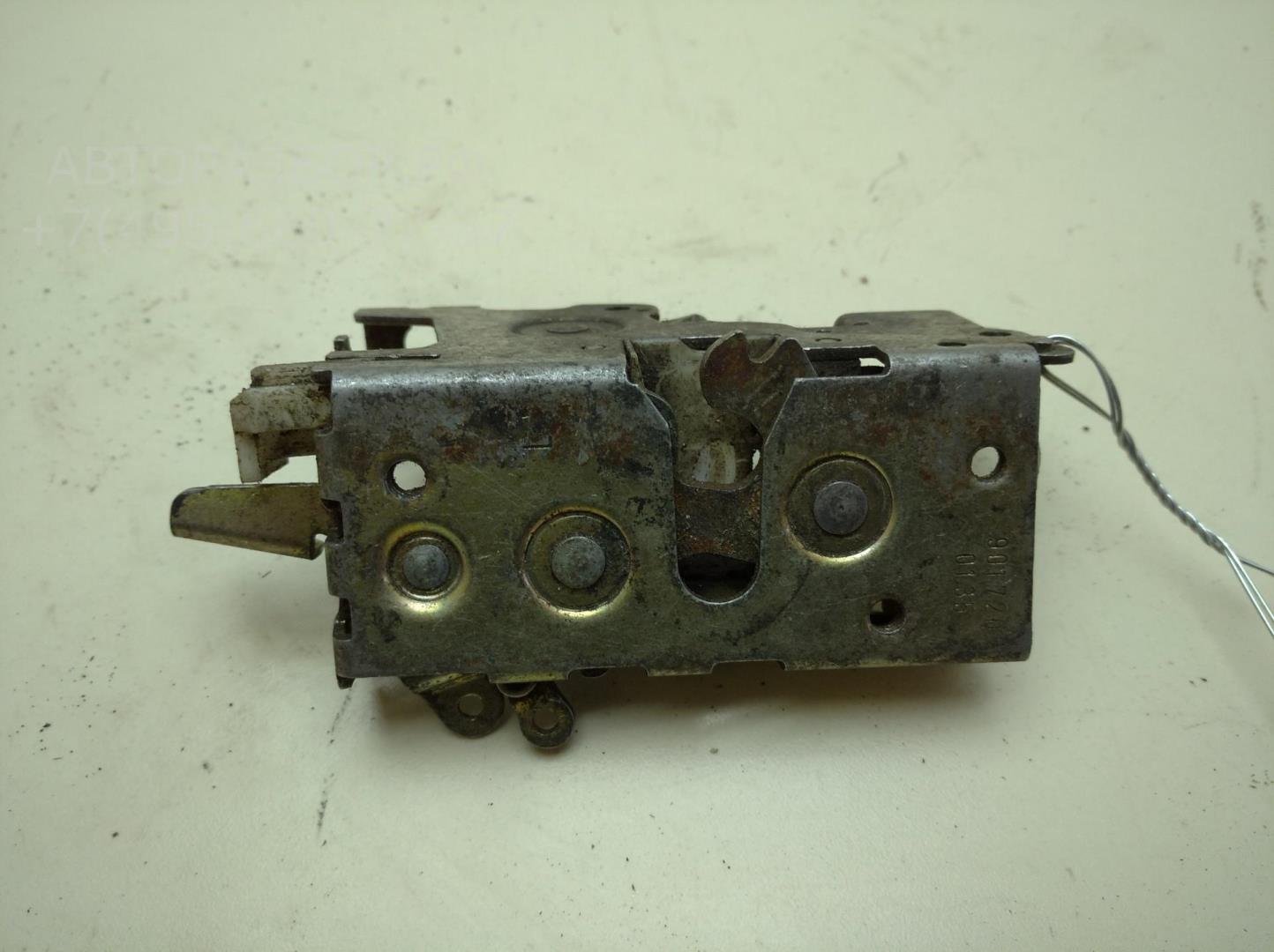 Замок двери передней левой