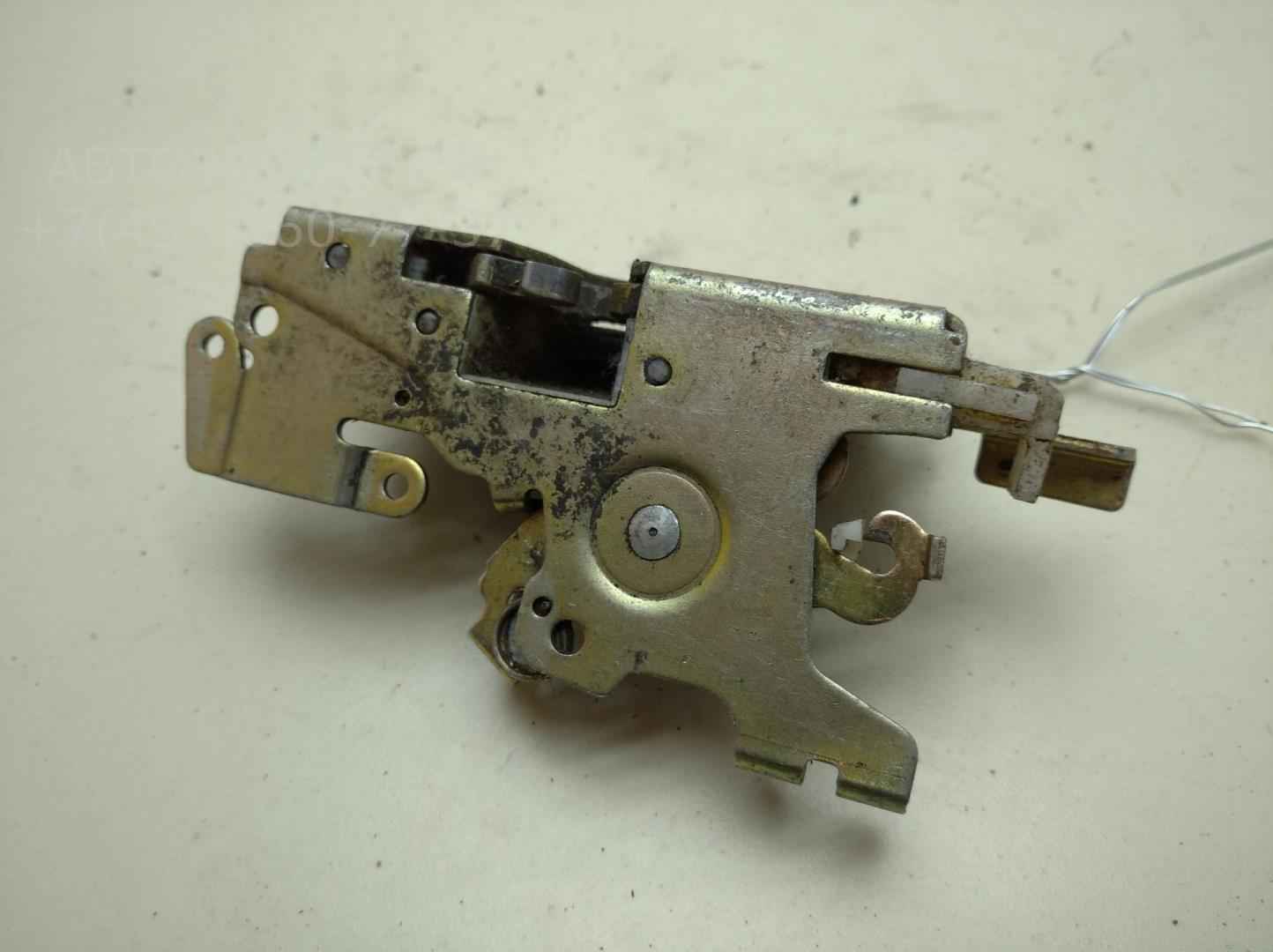 Замок двери передней левой