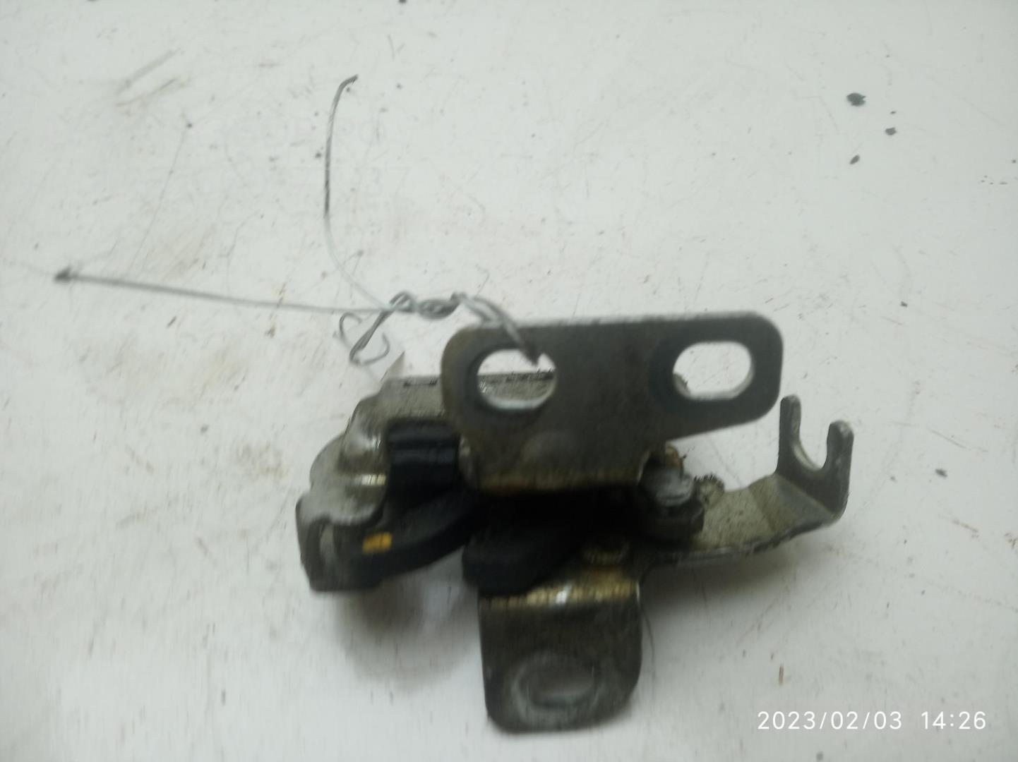 Замок двери задней левой