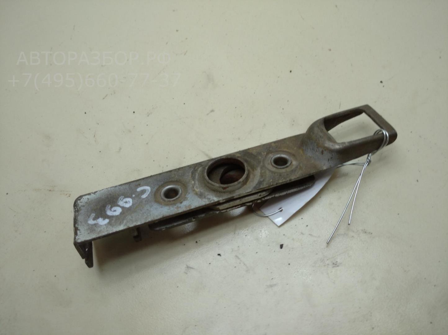 Замок капота