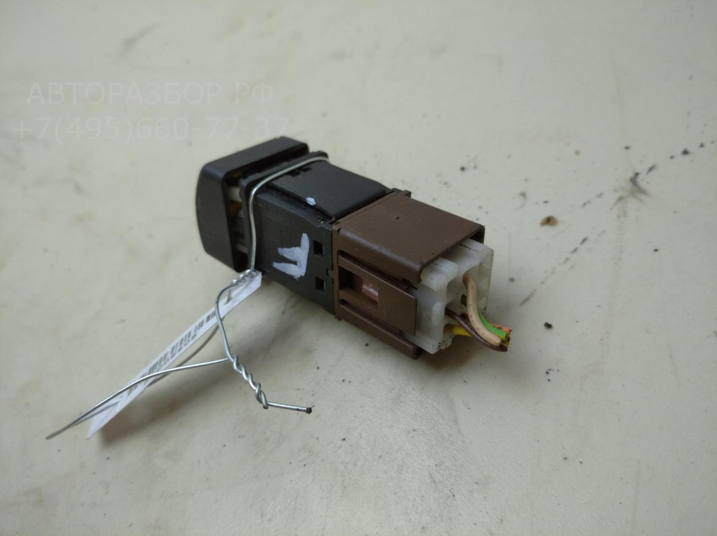 Кнопка обогрева заднего стекла