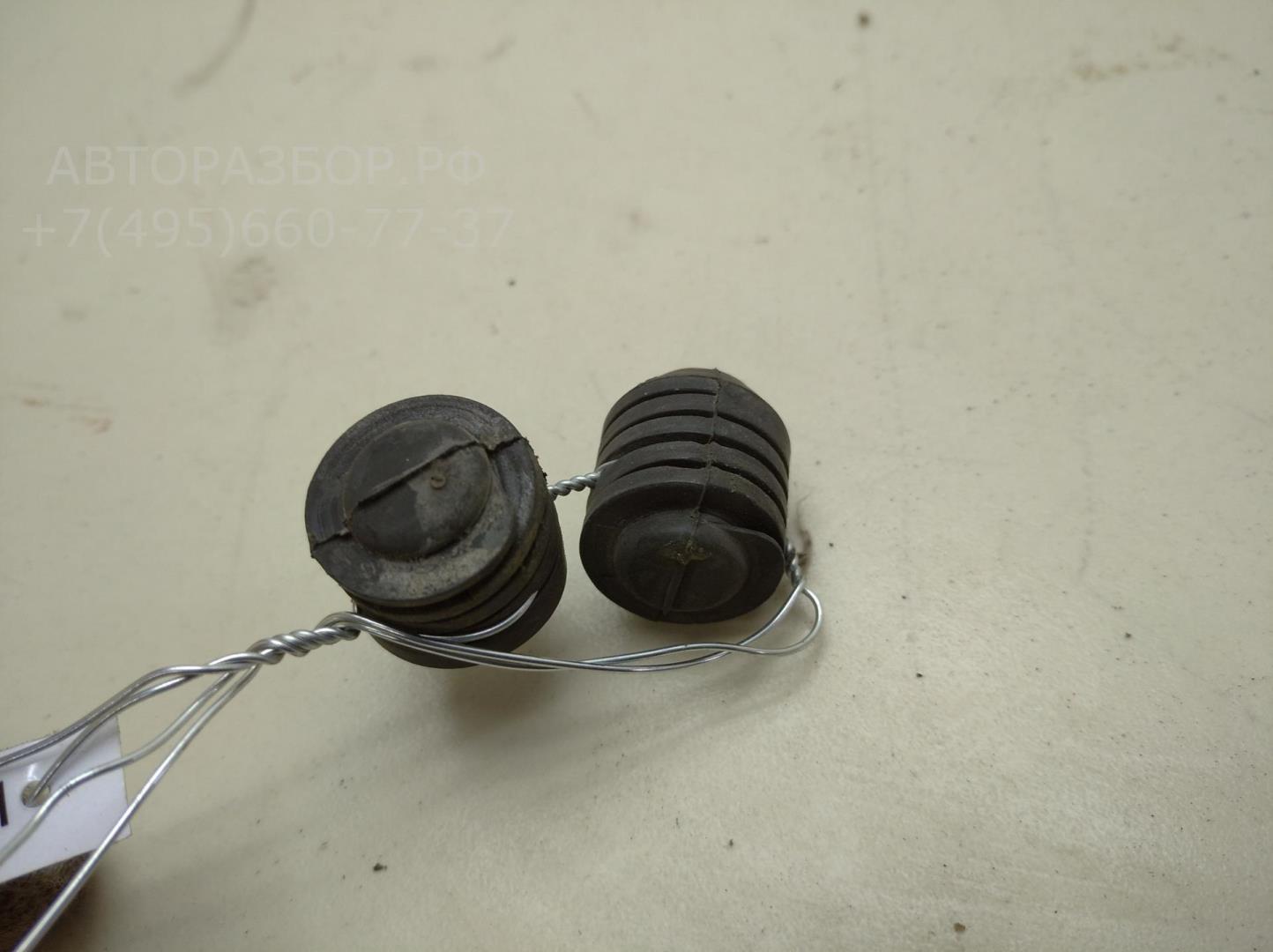 Замок капота