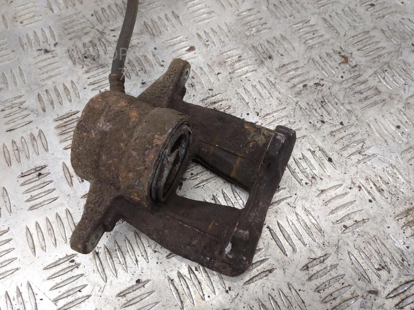 Суппорт передний правый