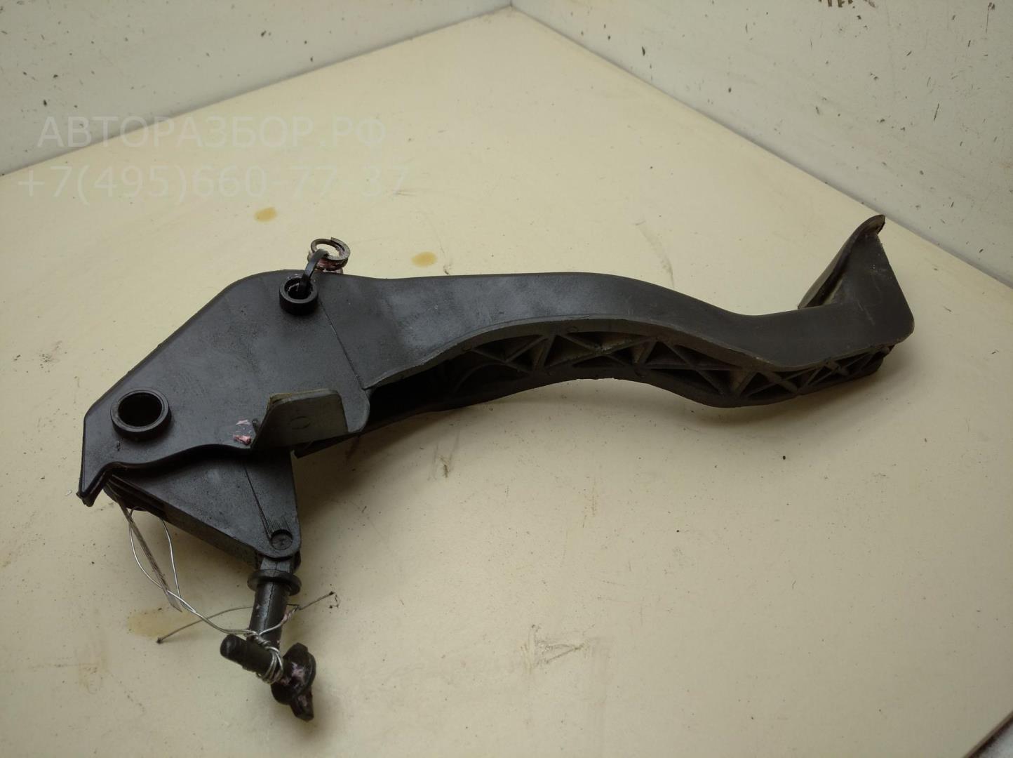 Педаль сцепления