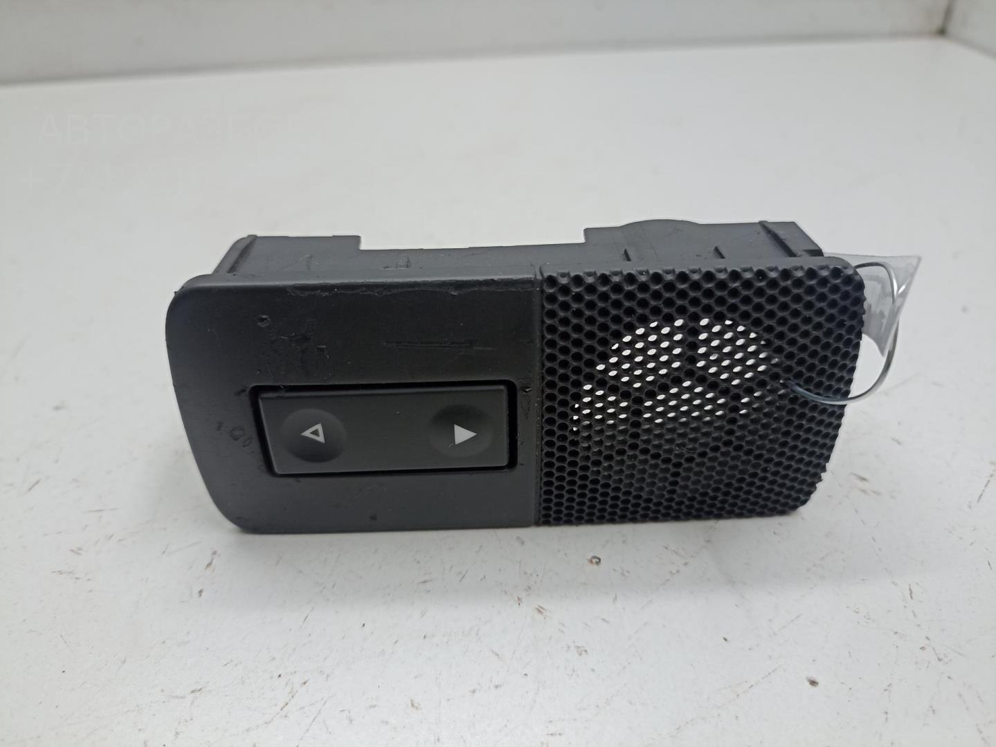 Кнопка стеклоподъемника