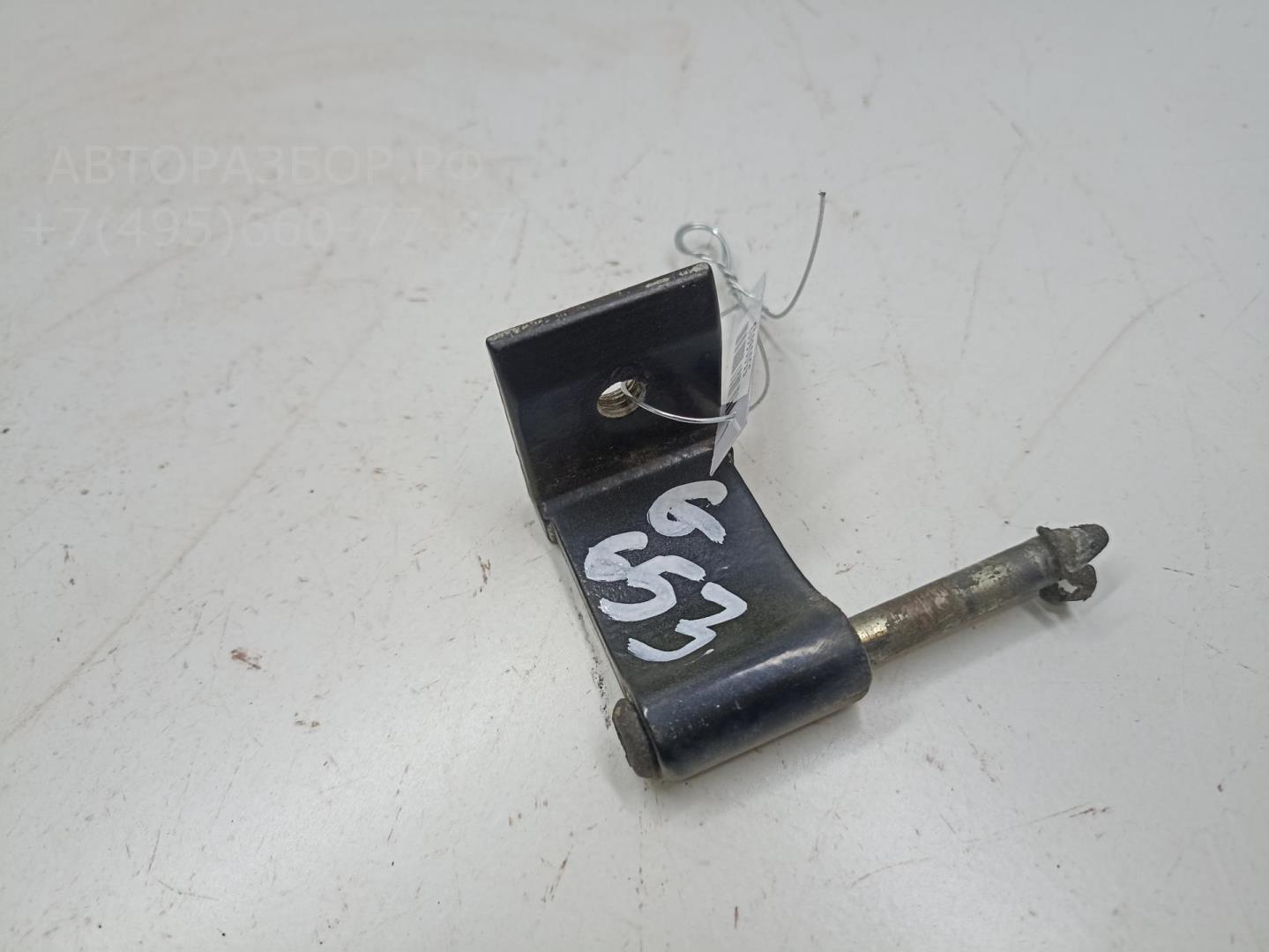 Петля крышки багажника