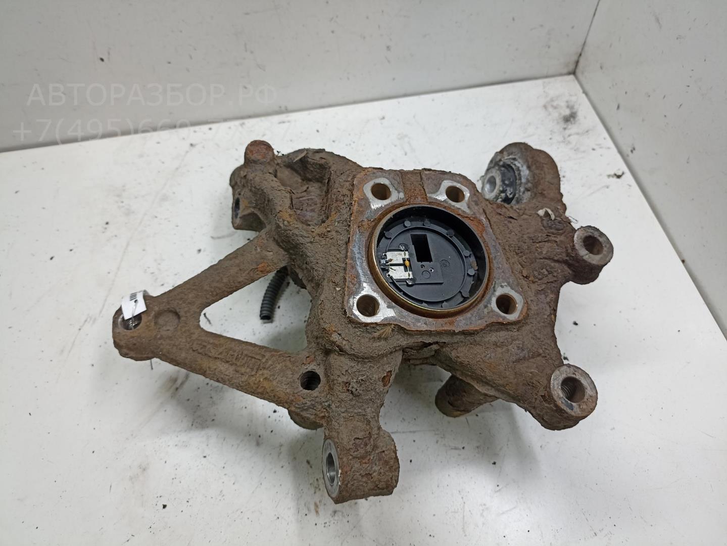 Кулак поворотный задний правый