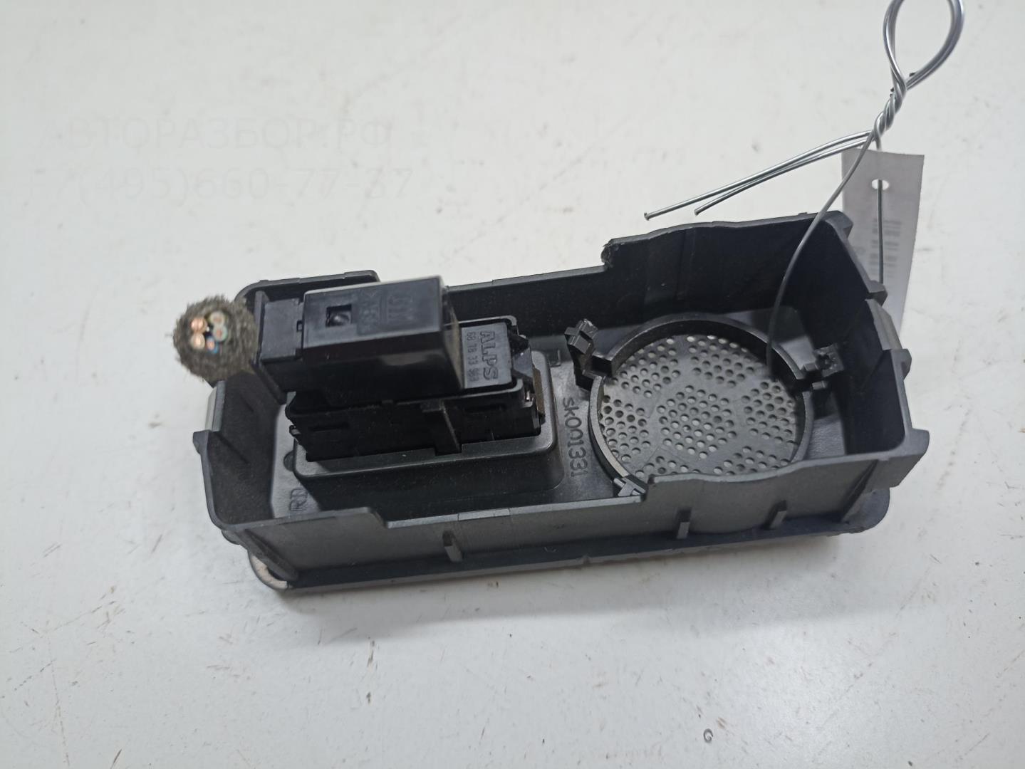 Кнопка стеклоподъемника