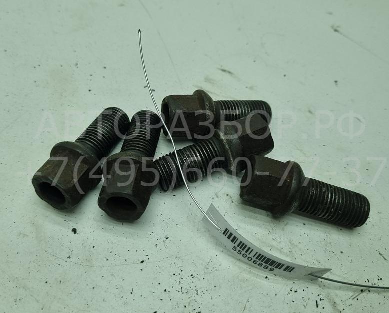 Болт колесный