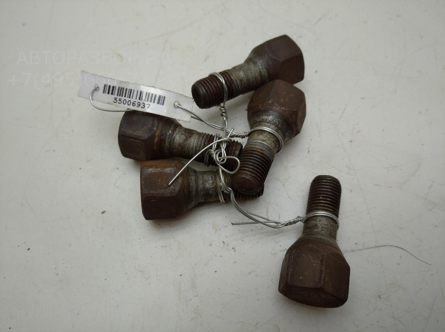 Болт колесный