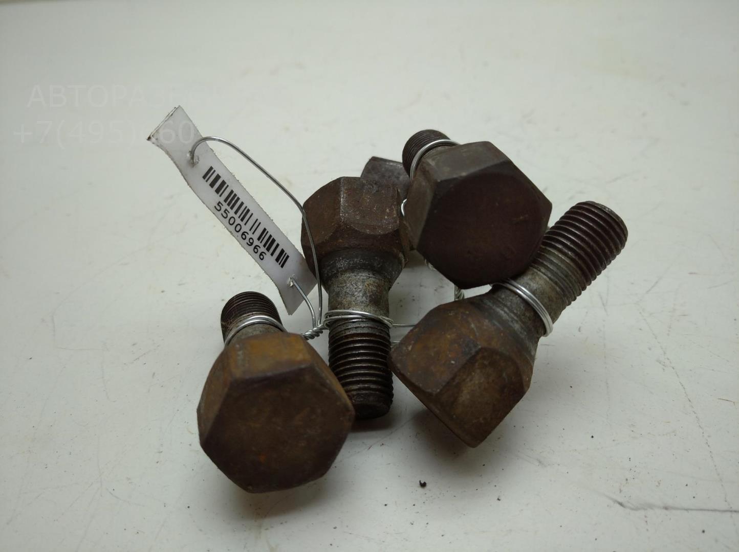 Болт колесный