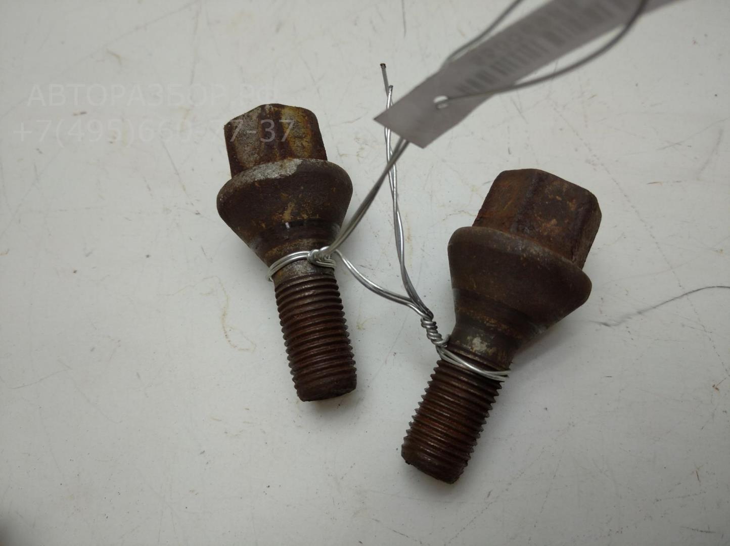 Болт колесный