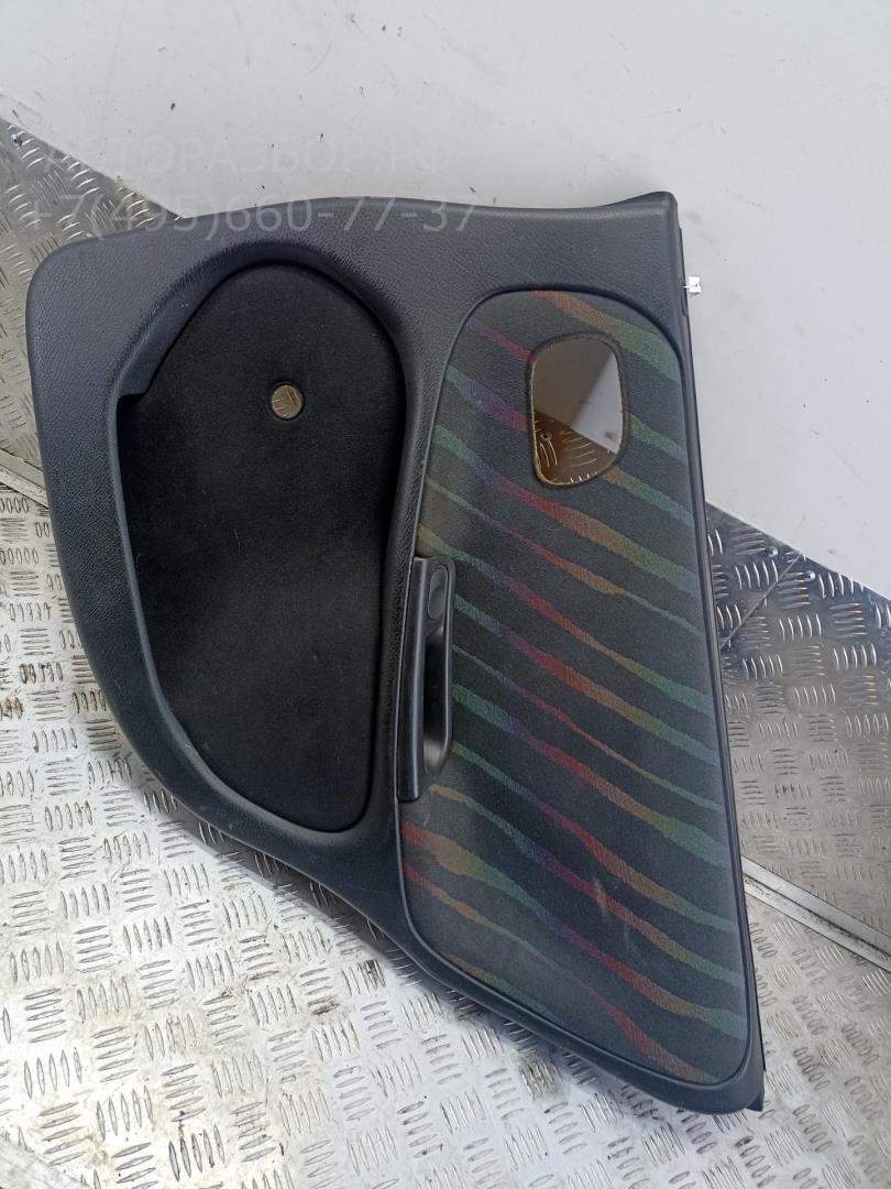 Обшивка двери задней правой