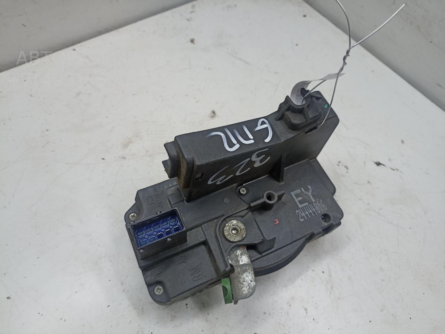 Замок двери передней правой