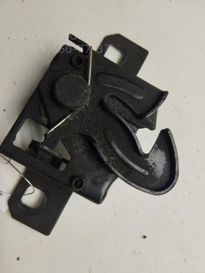 Замок капота