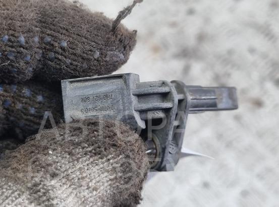 Датчик ABS передний