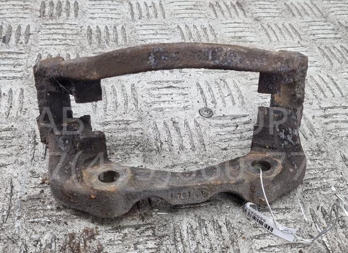 Скоба суппорта переднего