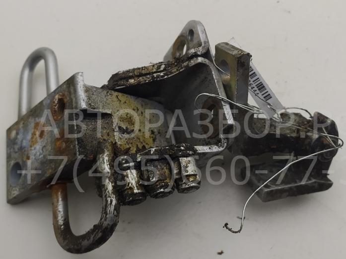 Петля двери