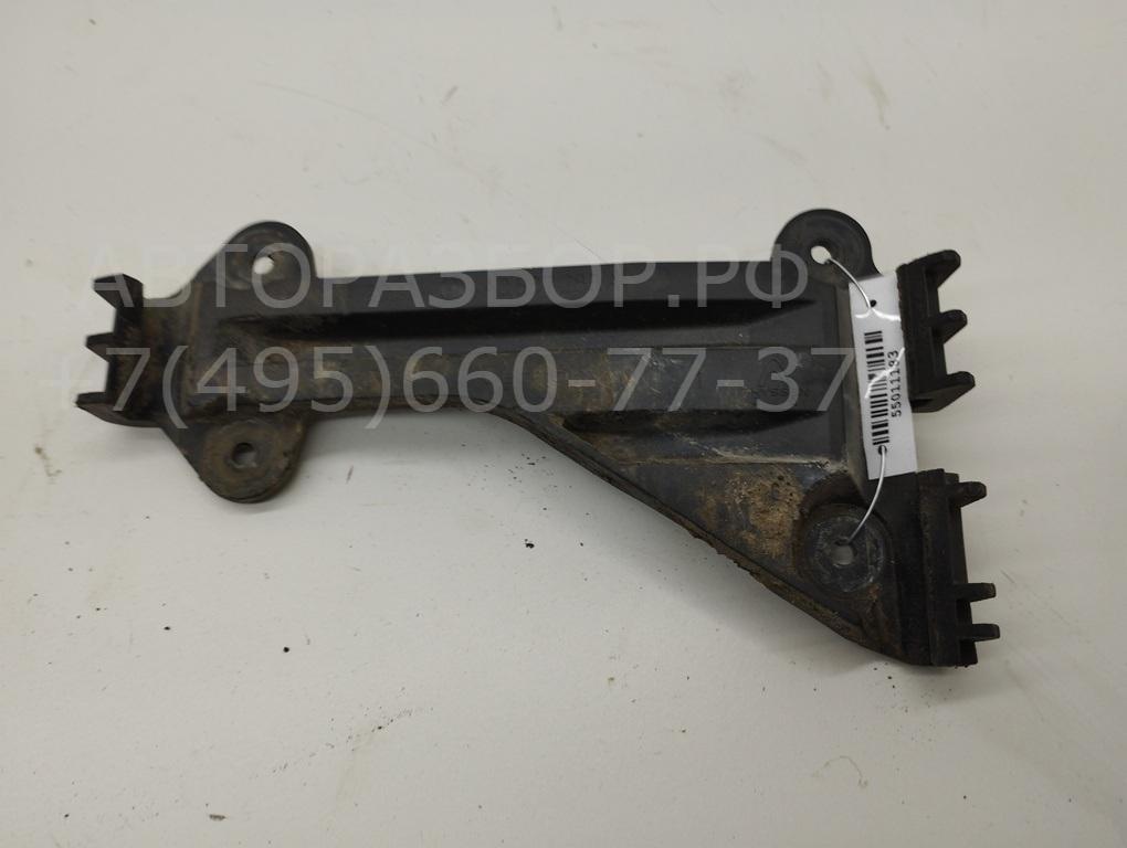 Кронштейн переднего бампера