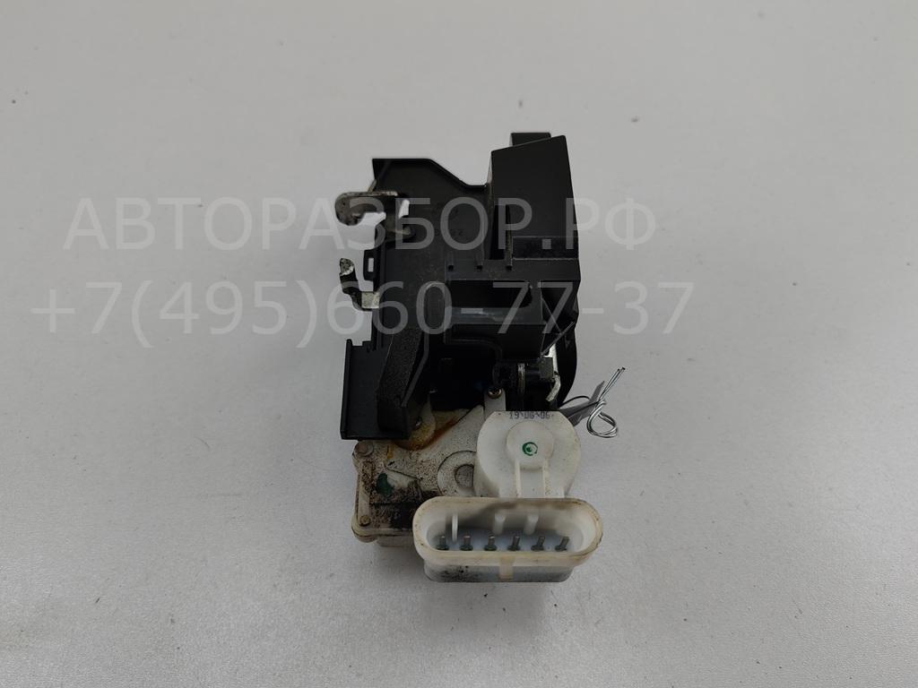 Замок двери передней правой